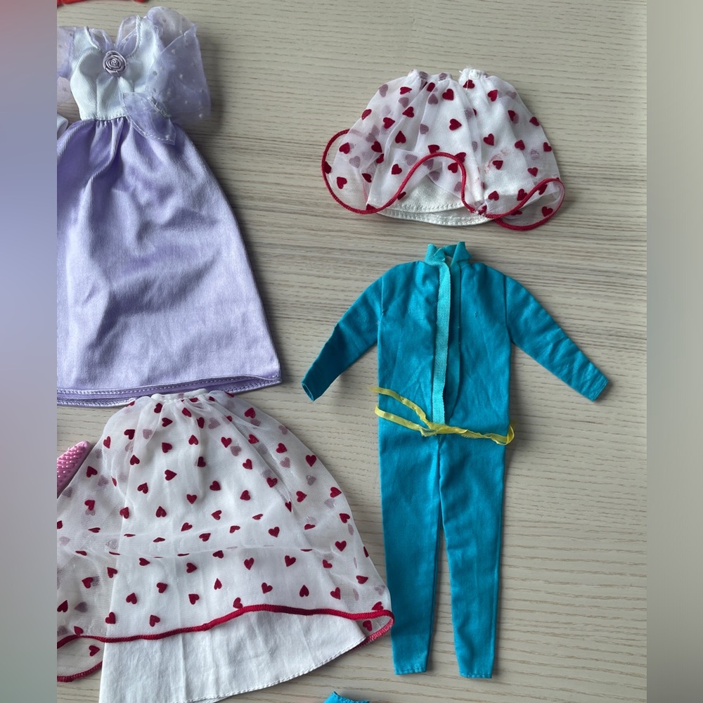 Vintage Barbie Clothes Bundle (80s–90s) – Great Condition - Picture 14 of 15